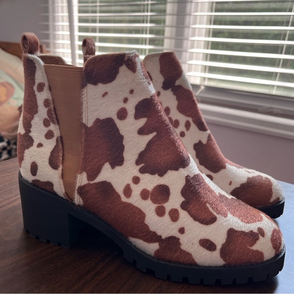 Cow Print Boots - Picture 4 of 4